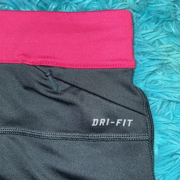 Nike Capris - Picture 2 of 4